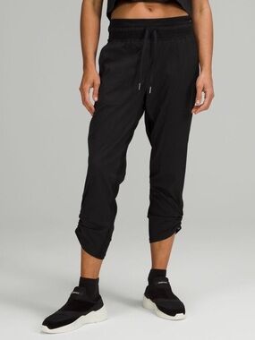 Lululemon Dance Studio Mid Rise Cropped Pants Black Size 6